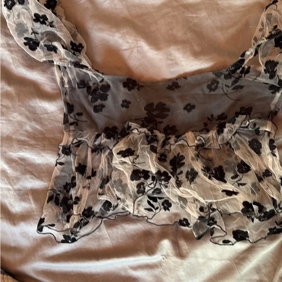 Sheer Black Floral Overlay top - Picture 4 of 4